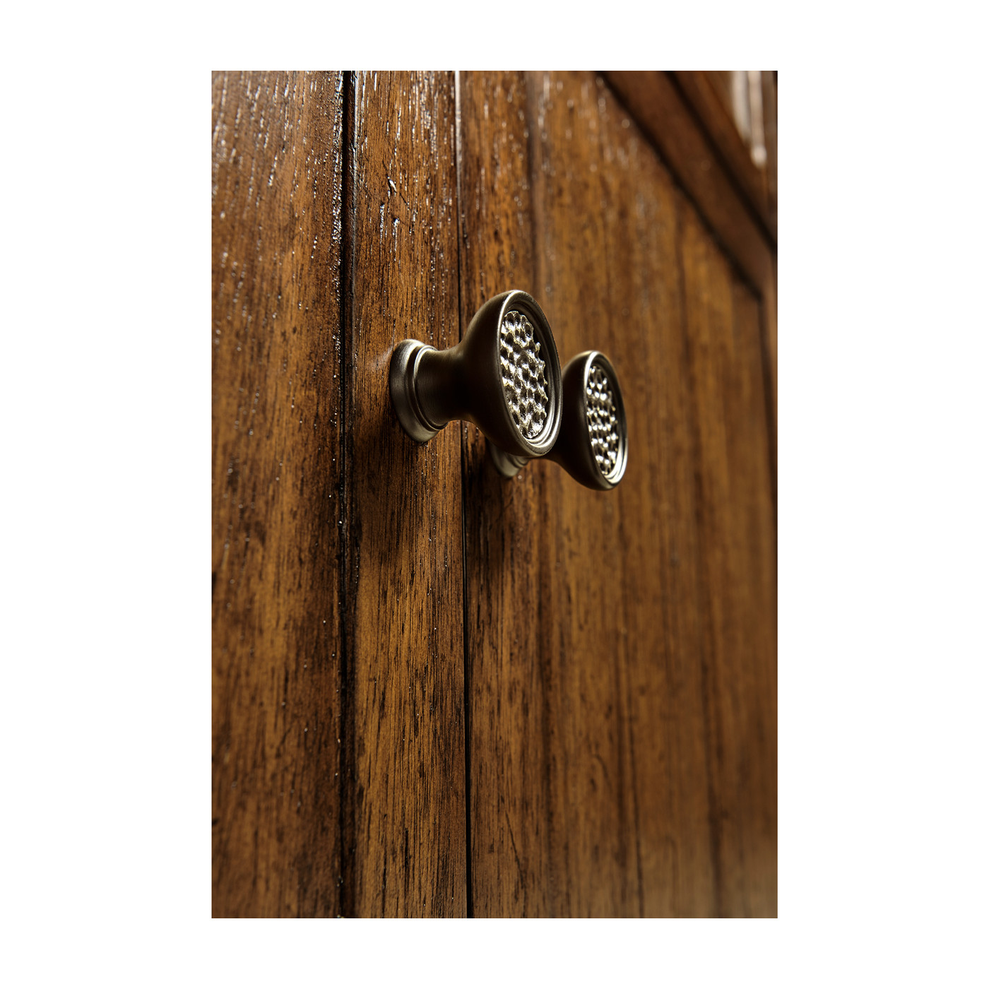 Four-Door Sideboard in Country Walnut 38