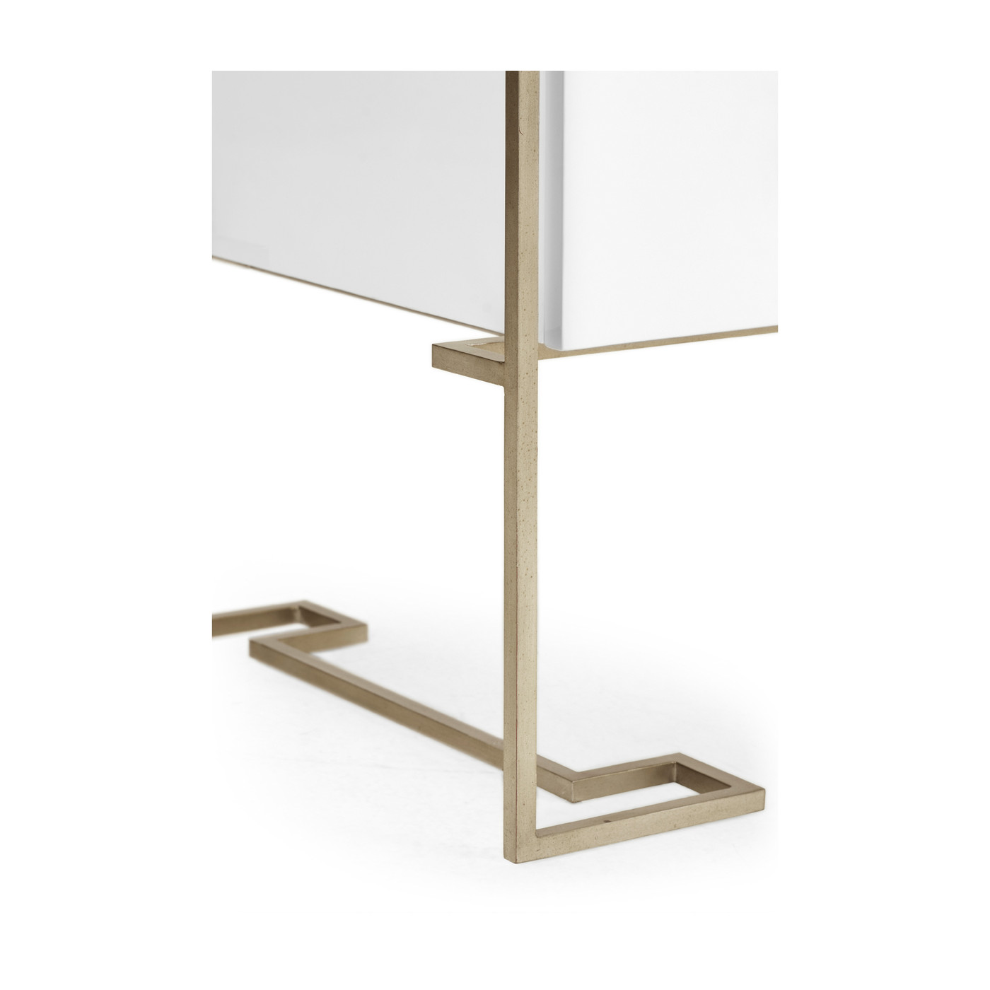 Silver Iron Chest of Drawers in Biancaneve