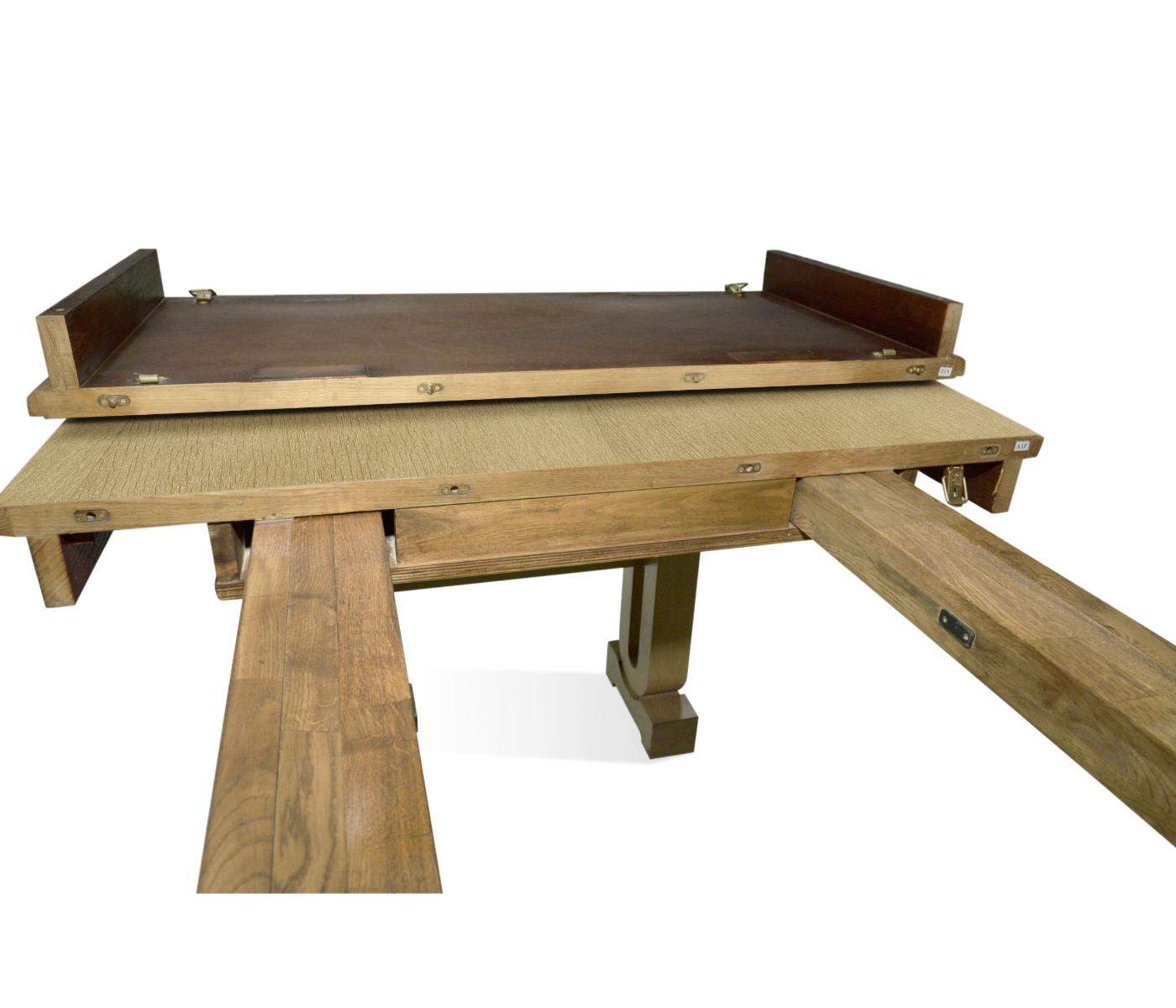 Cambrio Dining Table