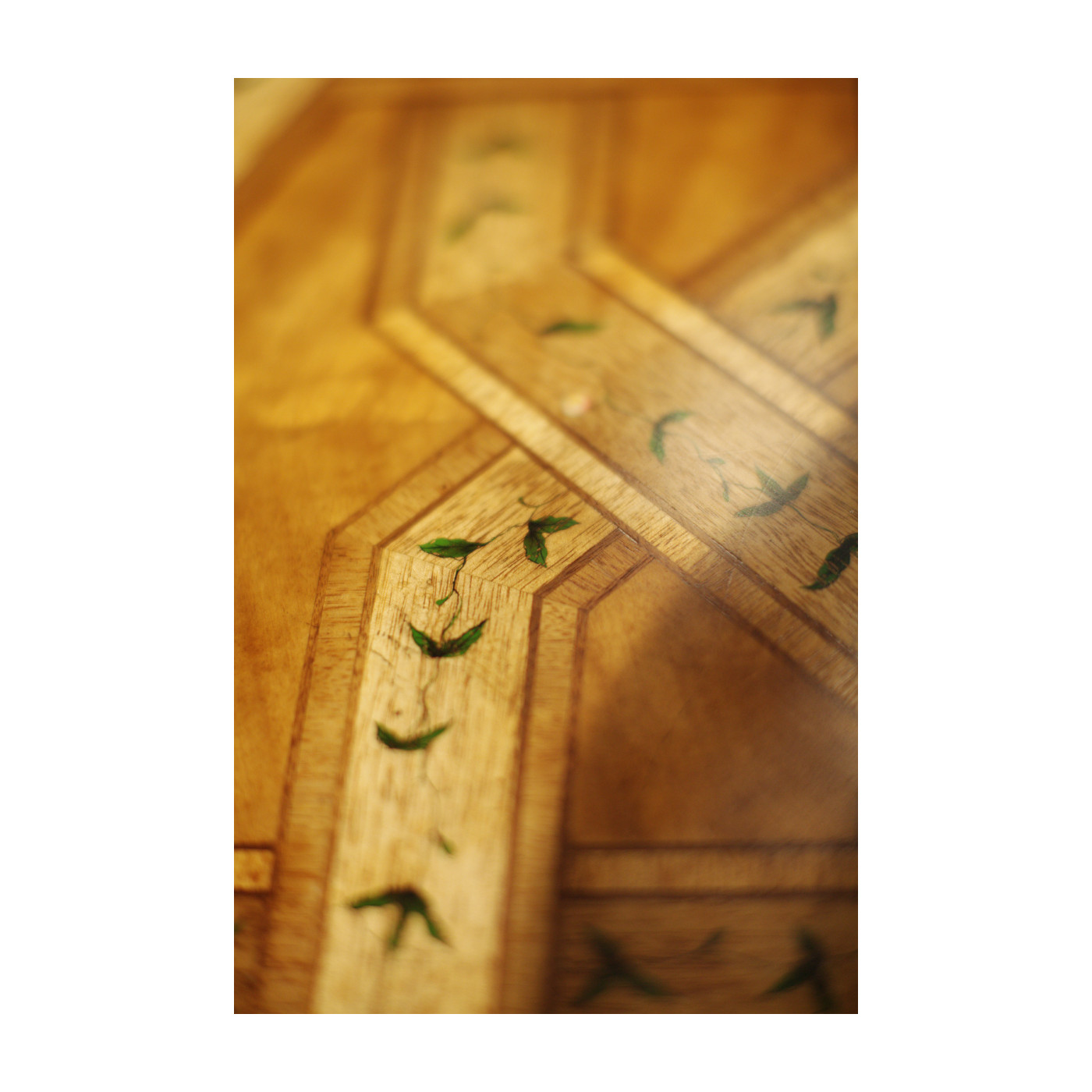 Oval marquetry lamp table