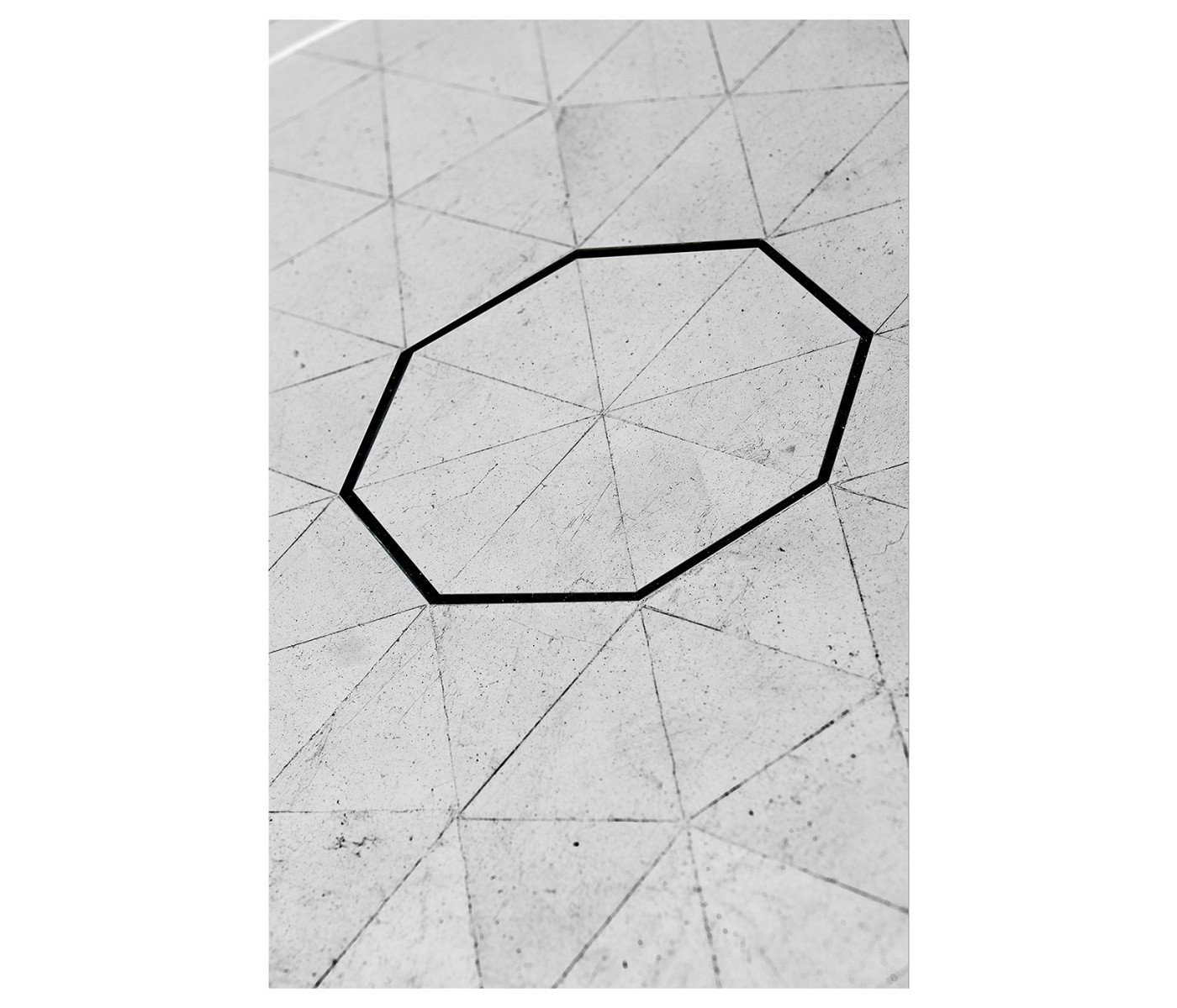 Églomisé & Walnut Round Wine Table