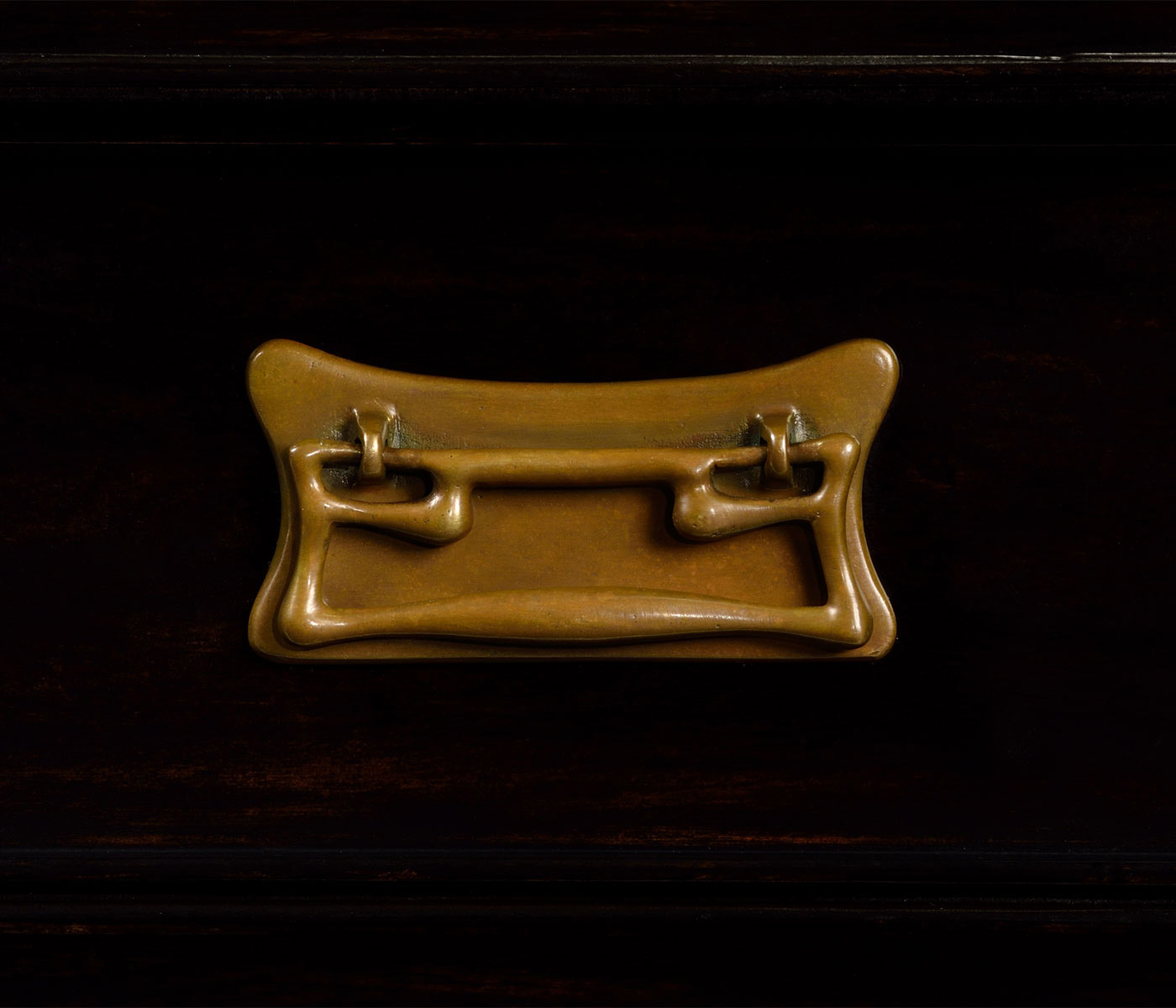 Classical Chinese console (Walnut)