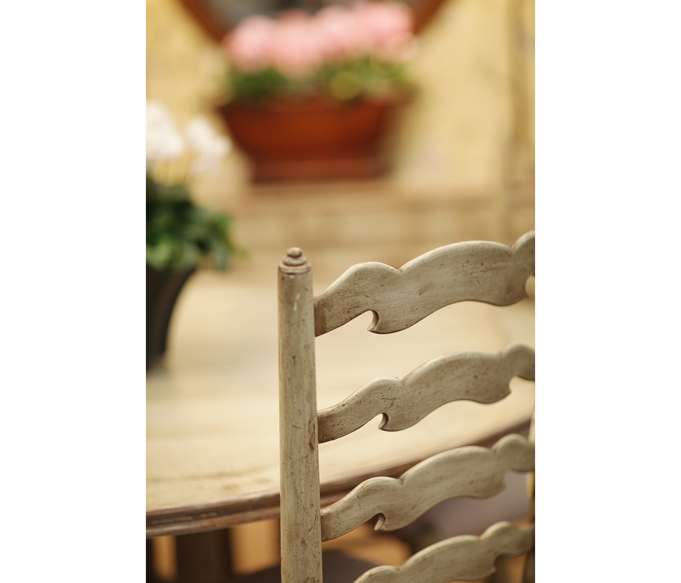 Traditional Ladderback Black Painted Dining Side Chair