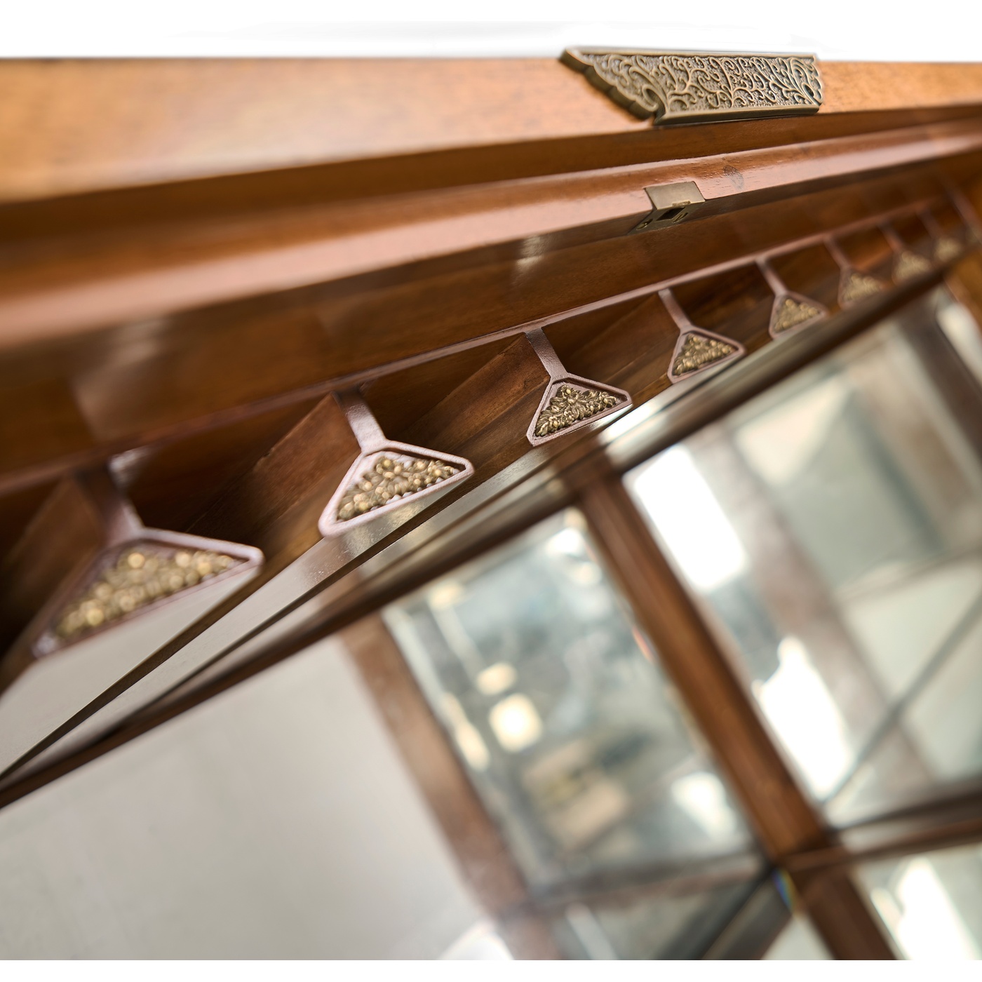 Queen Anne Walnut & Satinwood Drinks Cabinet