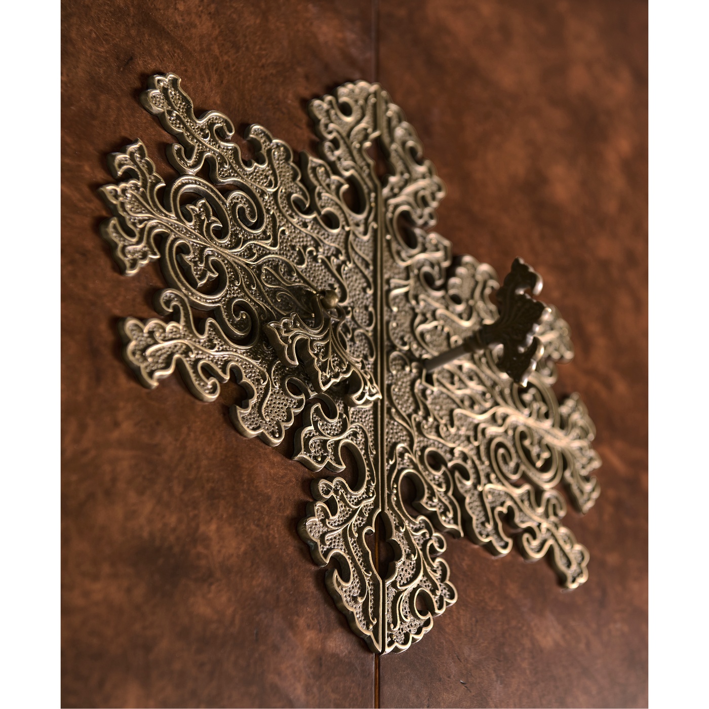 Queen Anne Walnut & Satinwood Drinks Cabinet