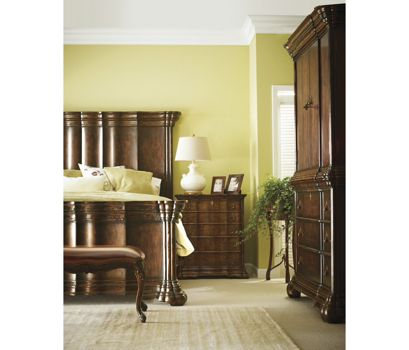 French Provincial Antique Gold Bench