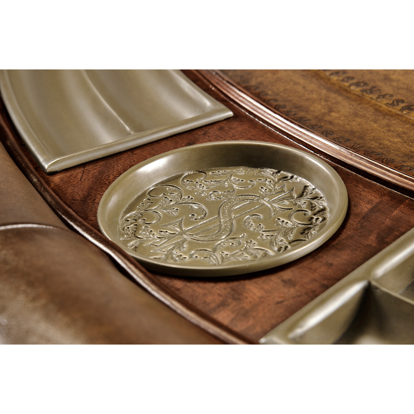 Mahogany Round Poker Table