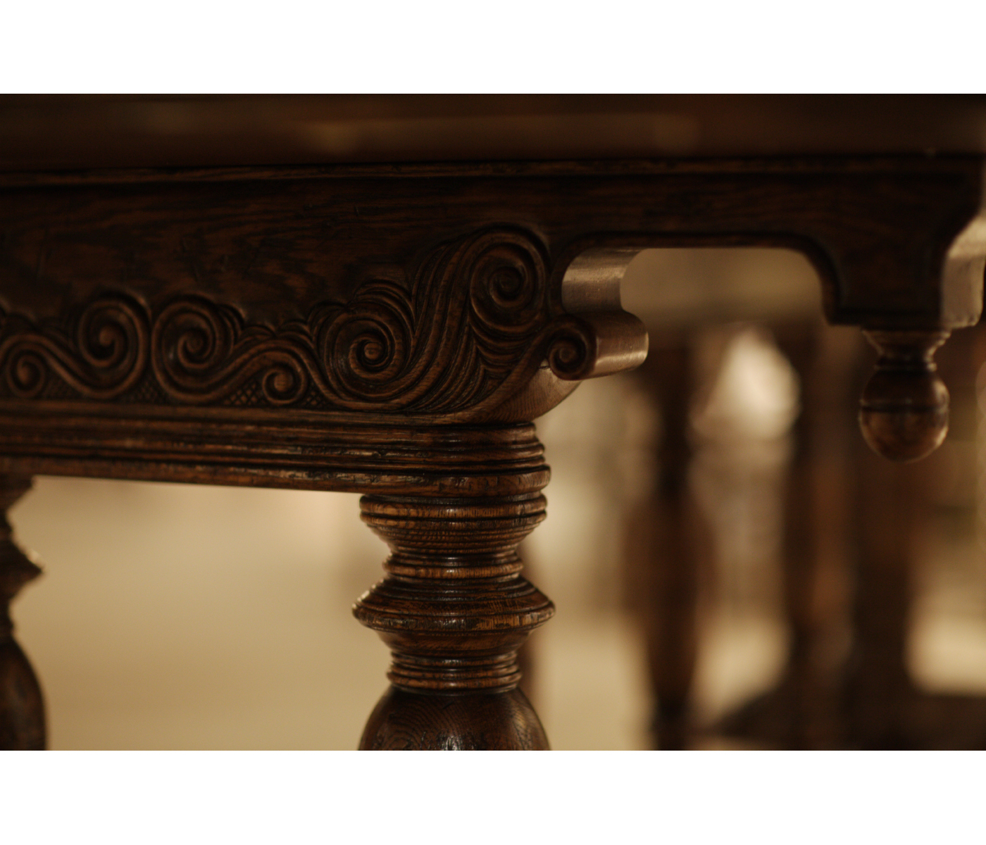 Elizabethan Style Dark Oak Extending Dining Table