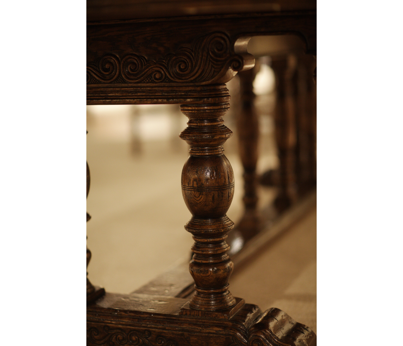 Elizabethan Style Dark Oak Extending Dining Table