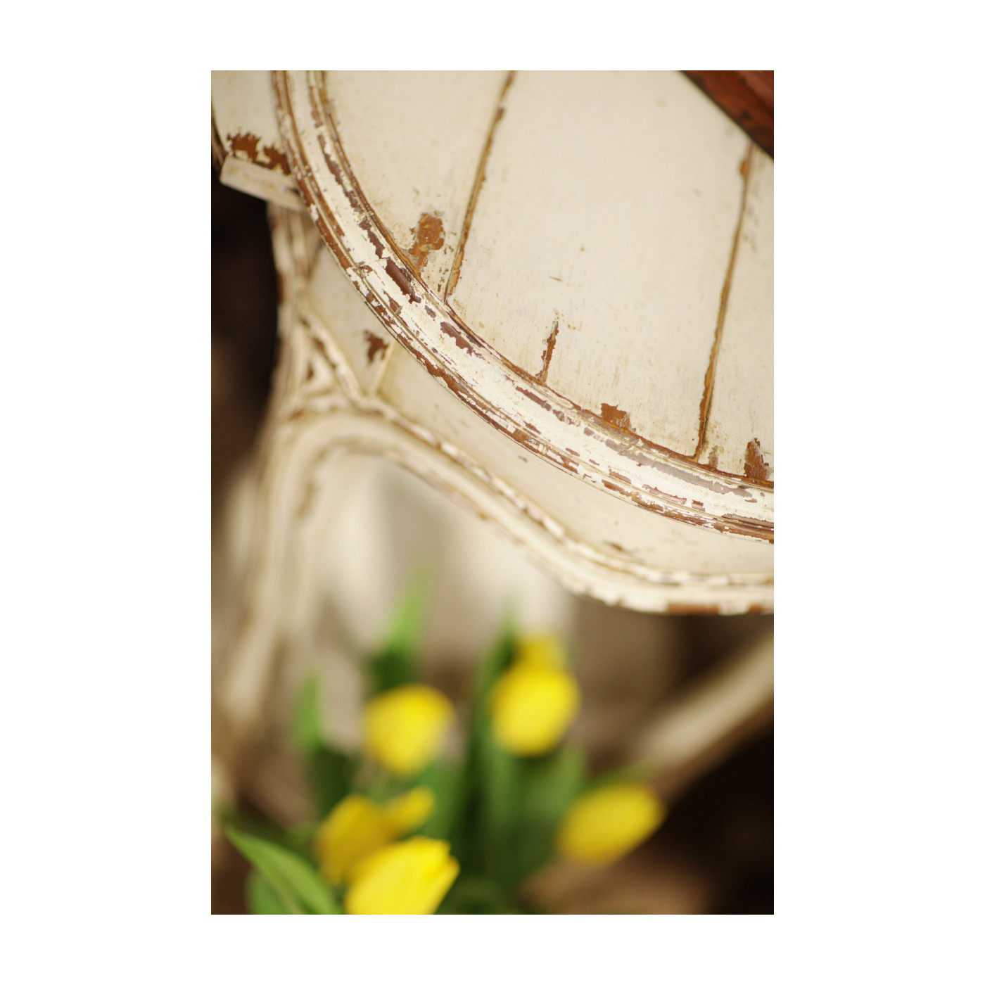 French small round lamp table