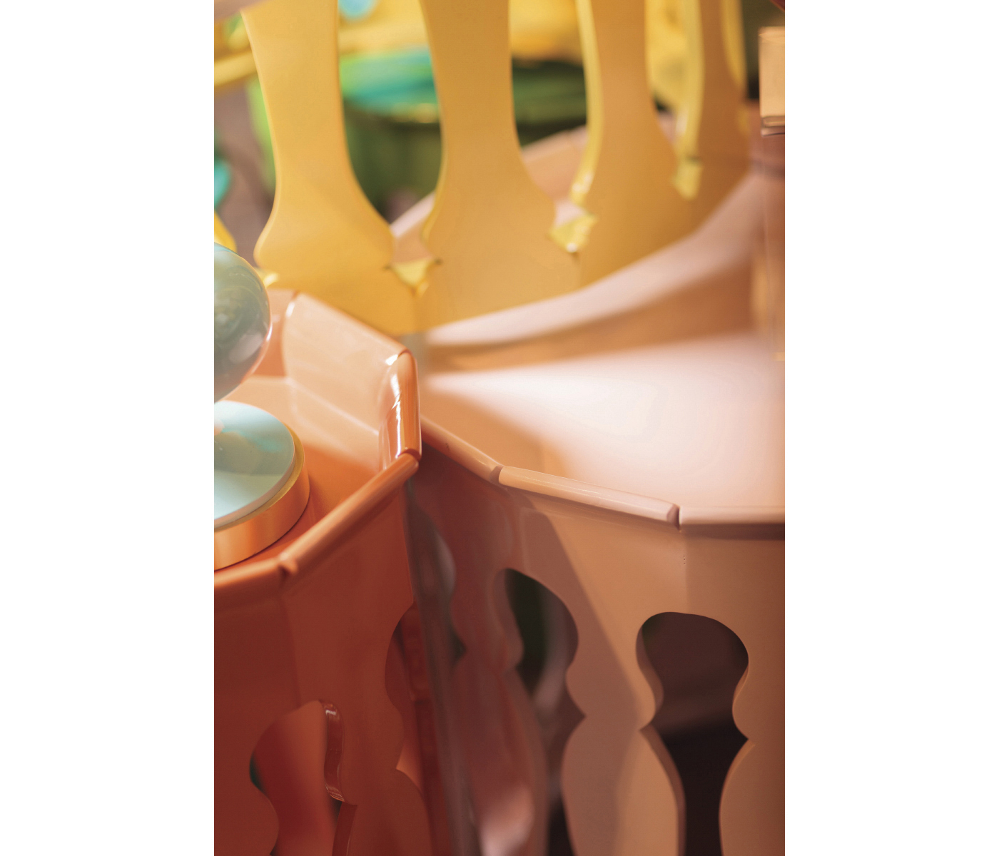 Moorish lamp table (Split Pea)