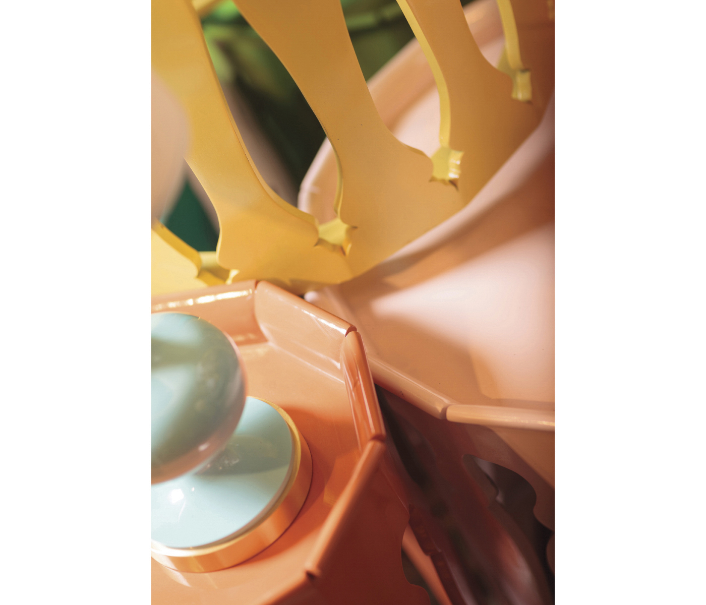 Moorish lamp table (Split Pea)