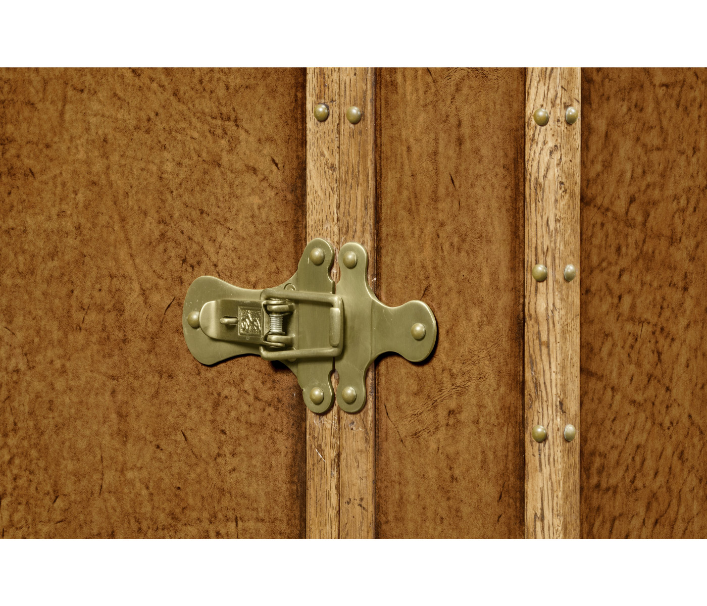 Travel Trunk Style Wine and Cocktail Cabinet