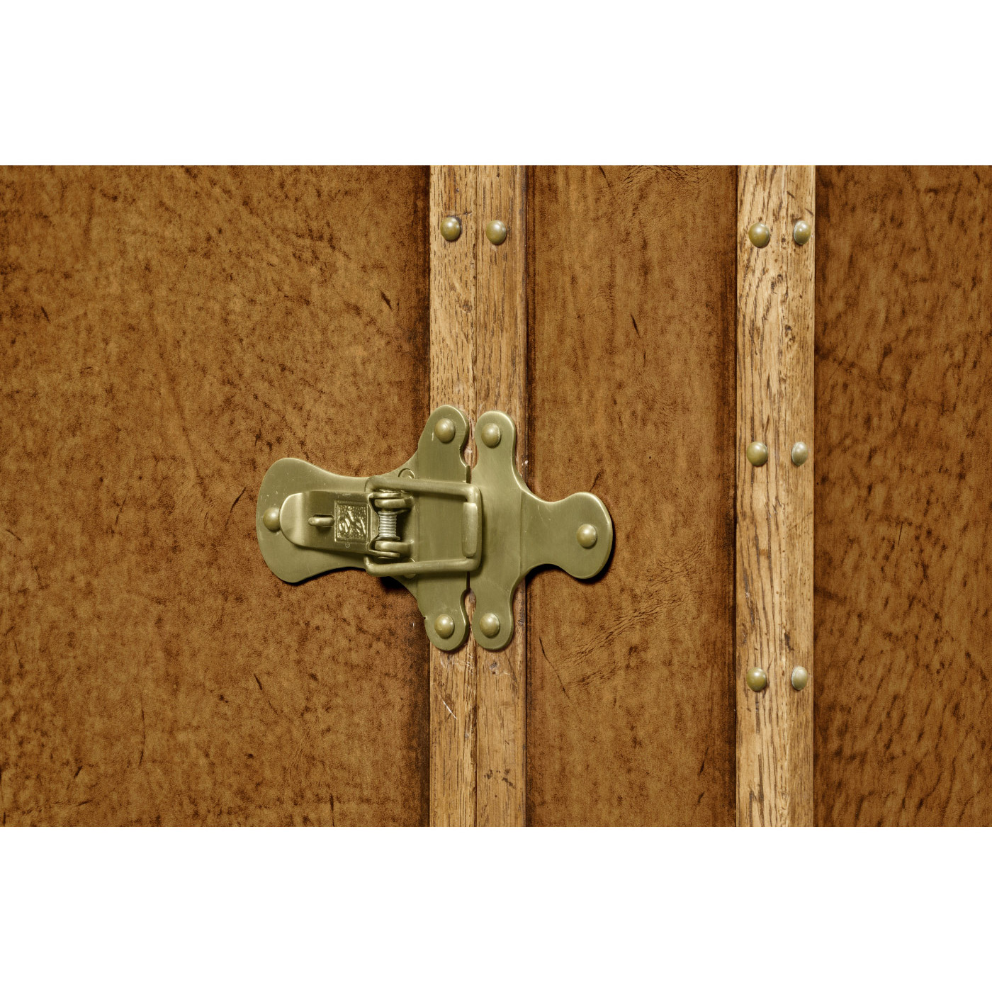 Travel Trunk Style Wine and Cocktail Cabinet