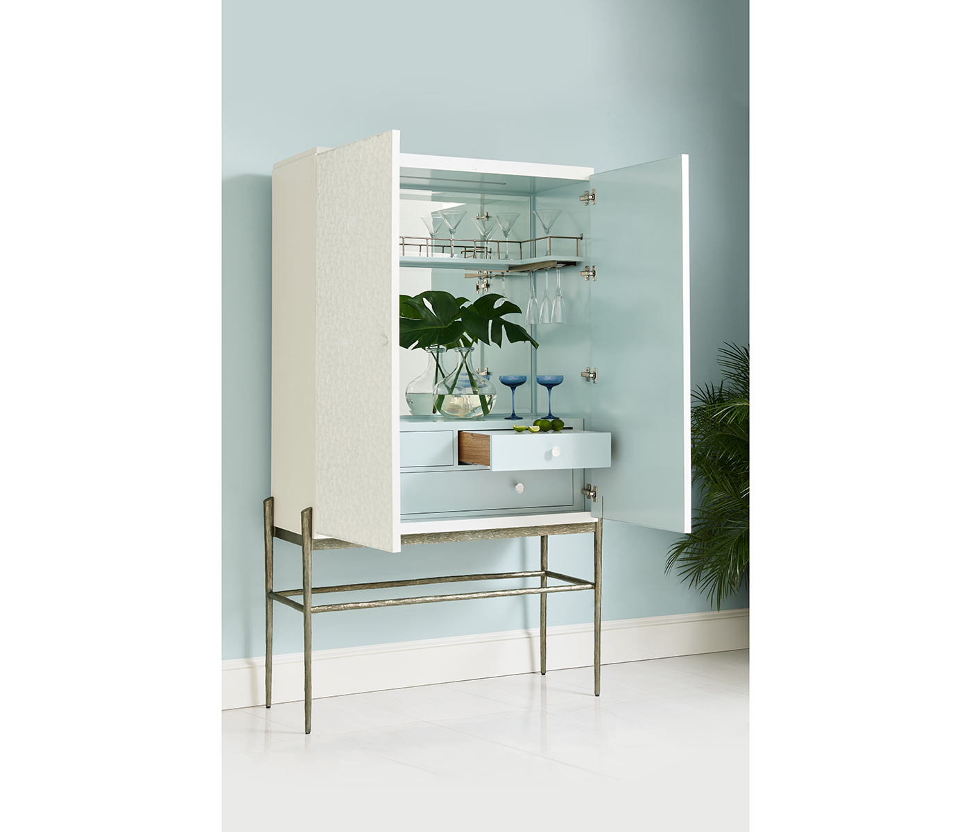 Pelagic Sculpted Bar