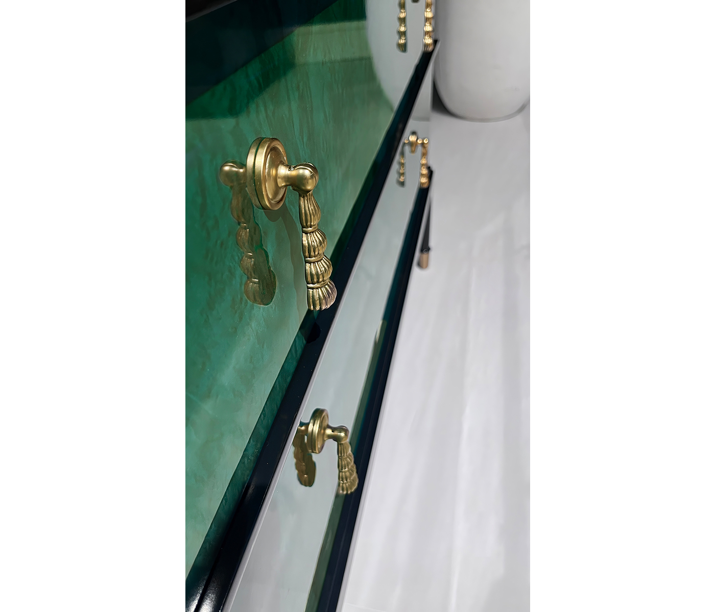 Jacques Bachelors Chest