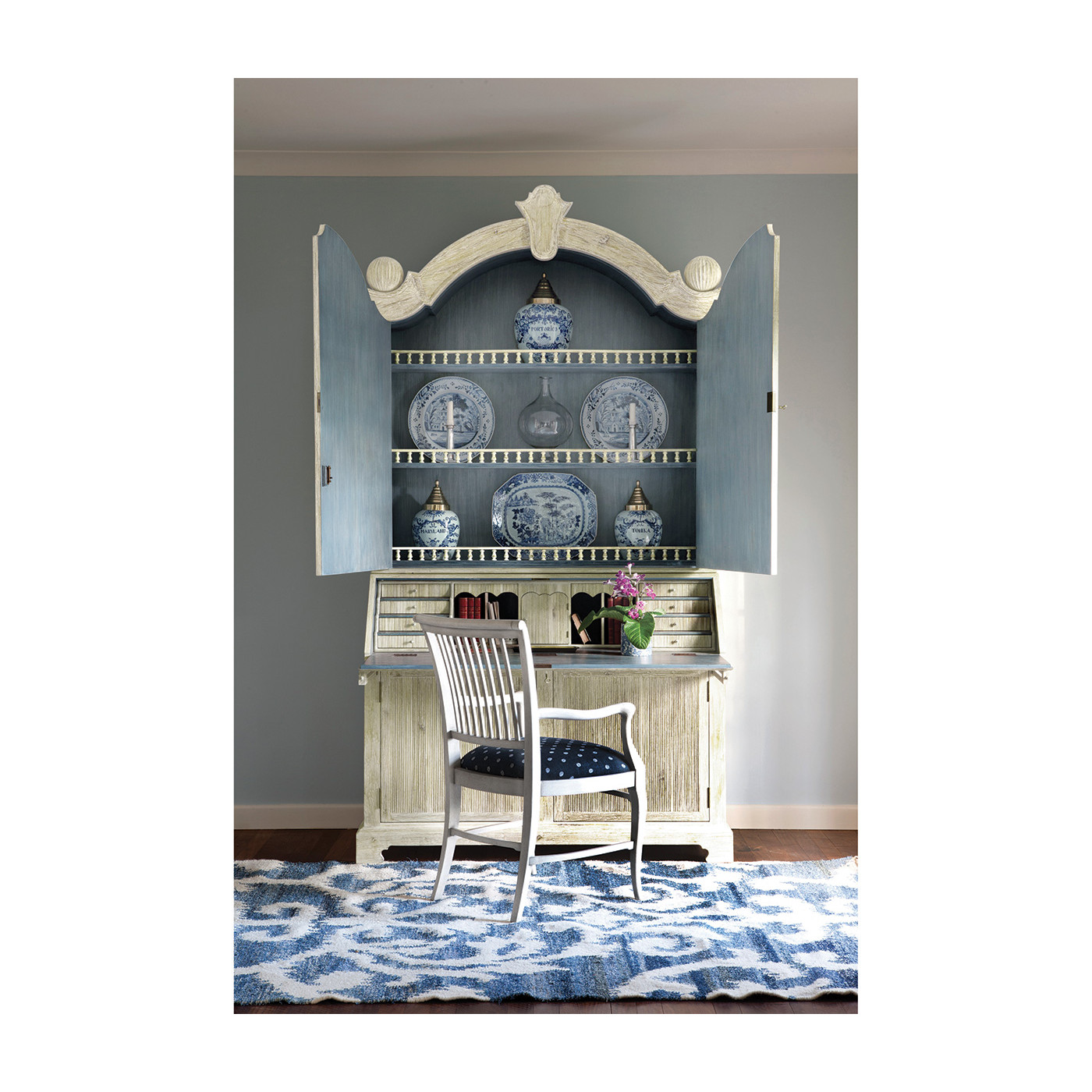 Kilkenny Country White Arm Chair